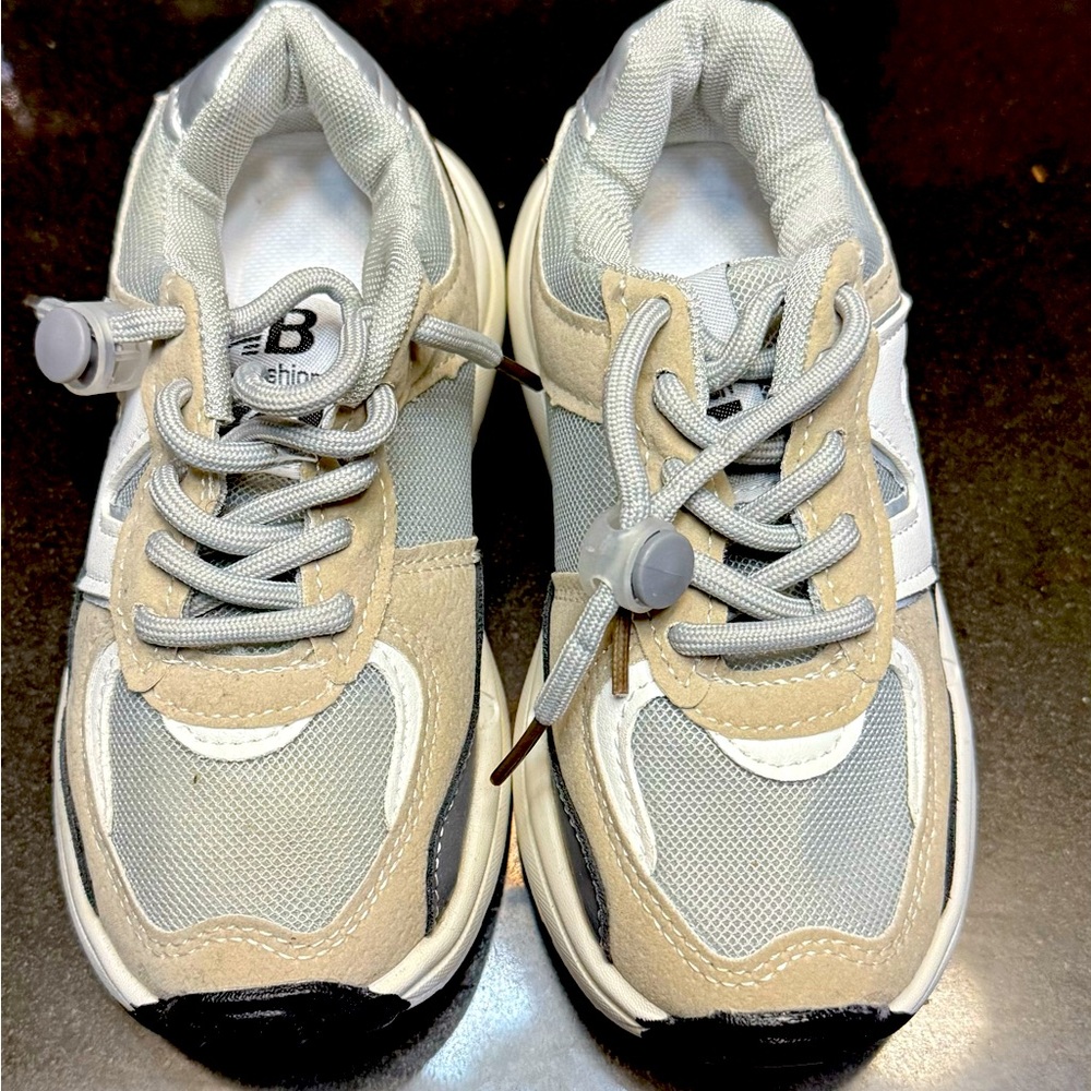New Balance BRAND NEW never worn
